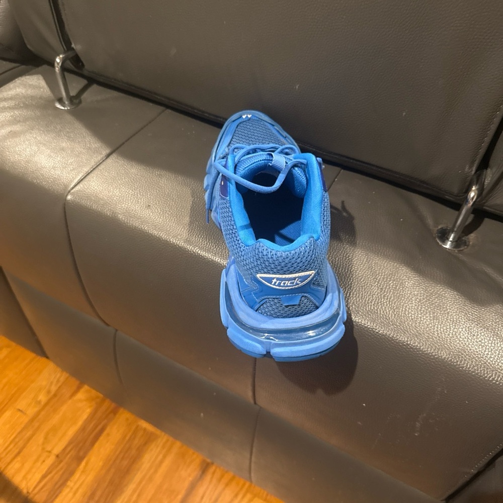 Balenciaga mens Blue Sneakers - Picture 4 of 5